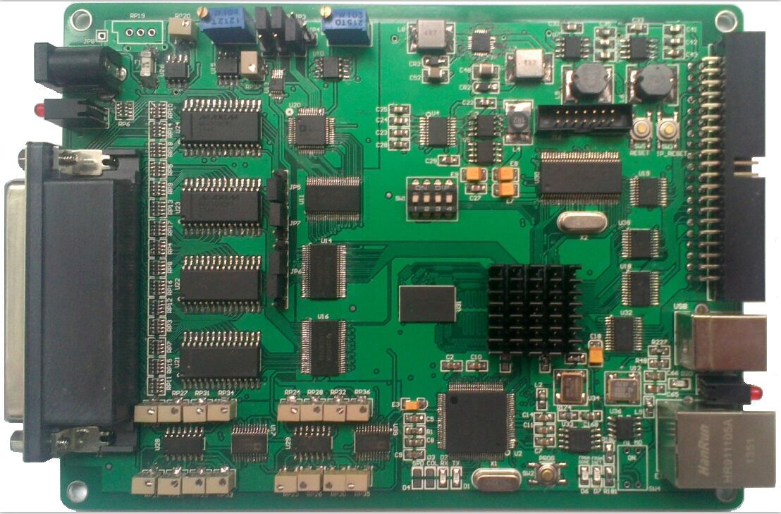 输出量程：+5 V、+10 V、+10.8 V、±5 V、±10 V、±10.8 V，软件可选；
转换精度：12位（bit）（可定制14位和16位）；
建立时间：10μs；
输出通道数：8路；
DI数字量输入功能
通道数：16路